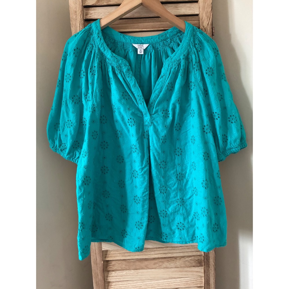 Crown & Ivy Womens XL Teal Blue Eyelet Puff Sleeve Split Neck Blouse Lined Top